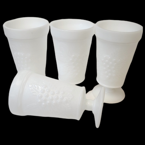 Vintage milk glass footed goblets set of 4 Anchor Hocking Indiana glass - Picture 1 of 4